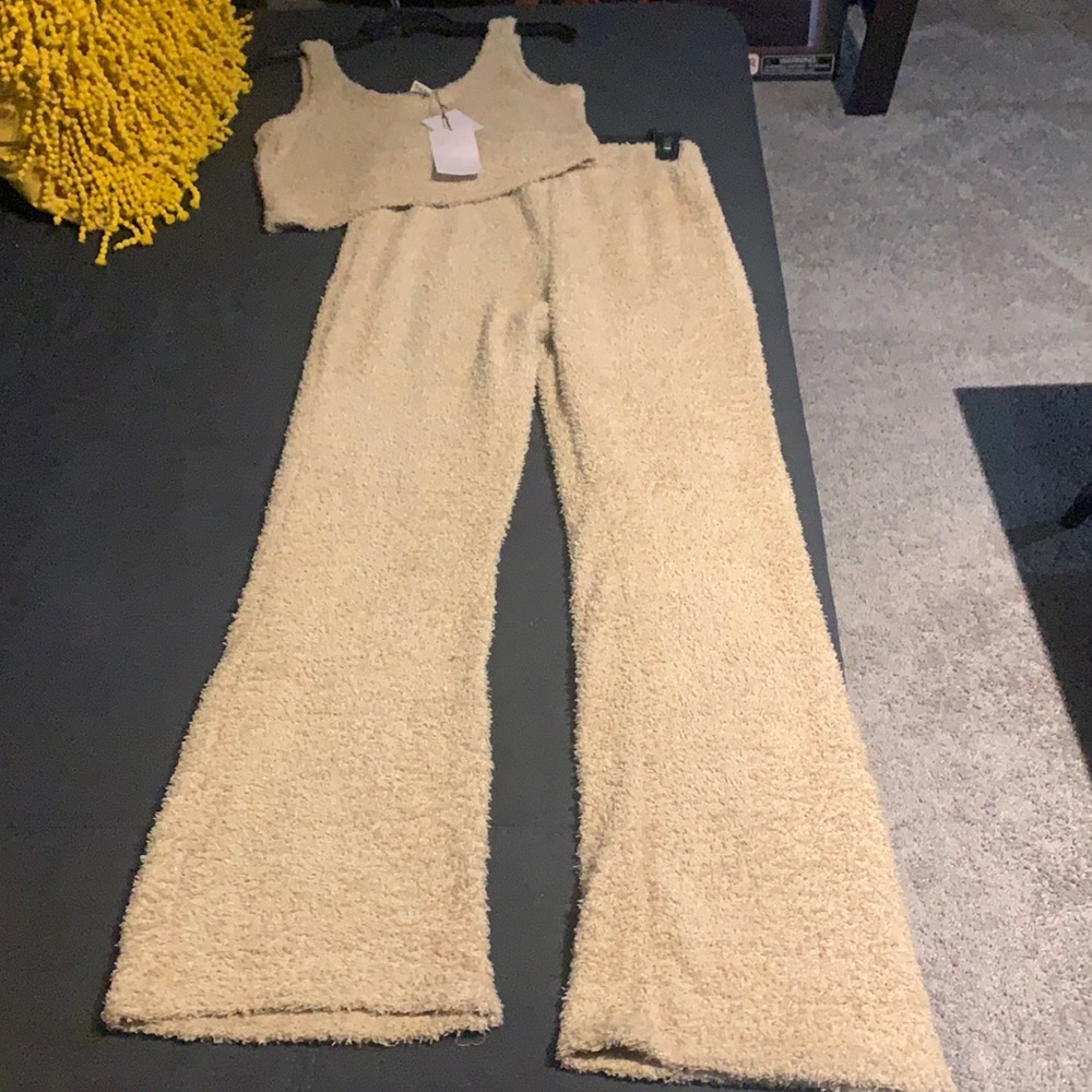 3 pc. Fuzzy lounge set